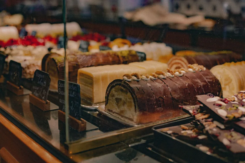Khay bánh mì mới ra lò